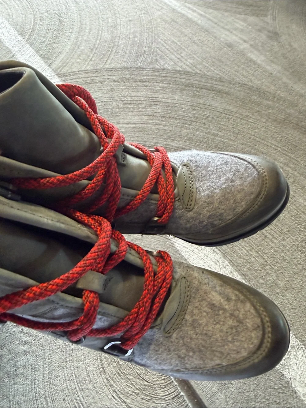 Sorel Women's Gray Winter Boots with Red Laces